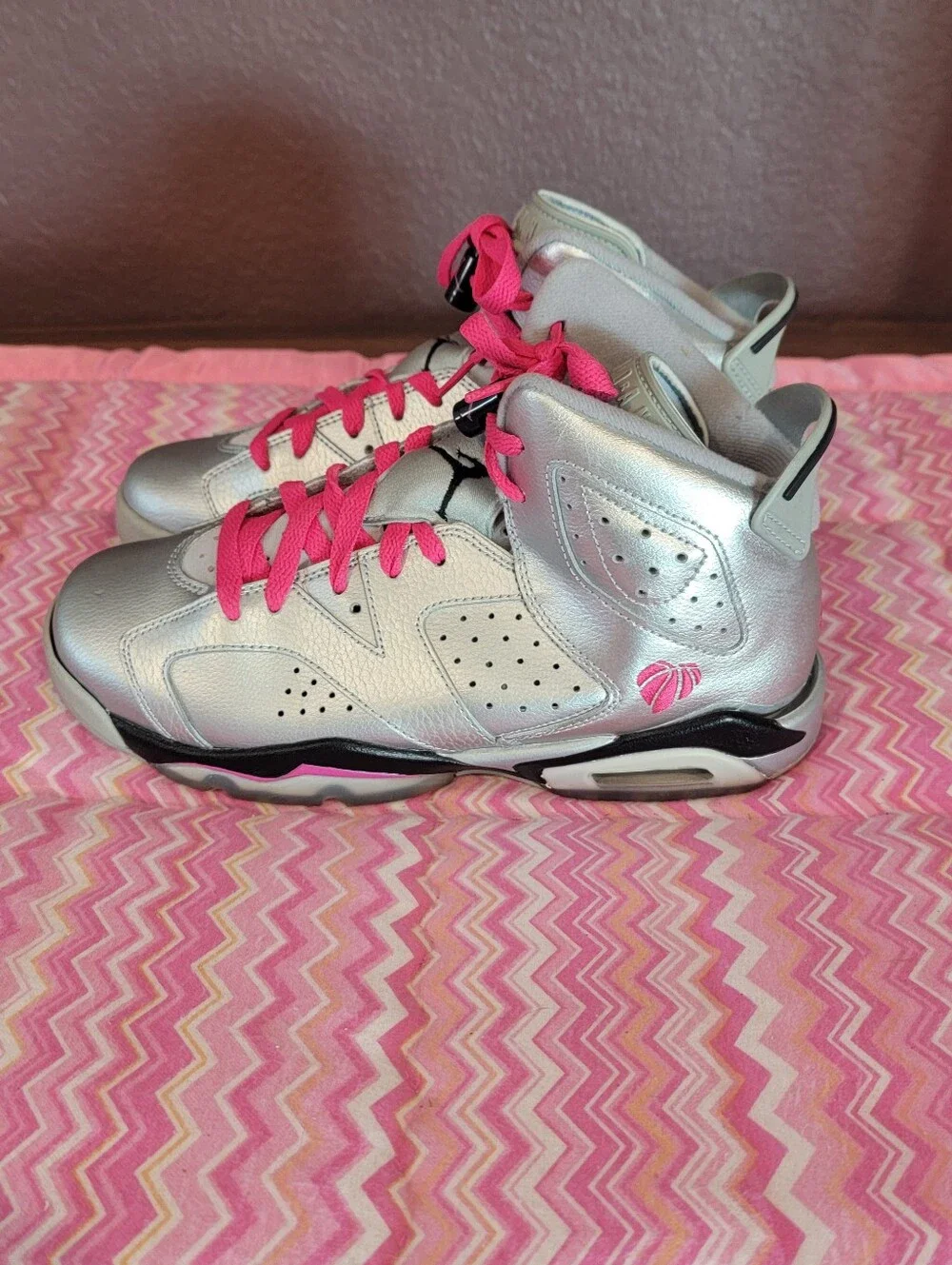 Air Jordan 6 Retro GS Valentine's Day 2014 Metallic Silver Pink Size 7Y